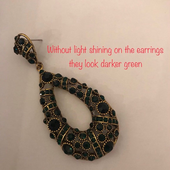 Pretty teardrop green & gold earrings - Picture 8 of 8